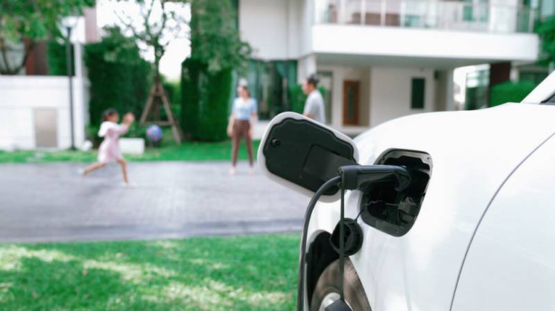 Quels sont les avantages d'installer une borne de recharge pour votre véhicule électrique chez vous à Montreuil